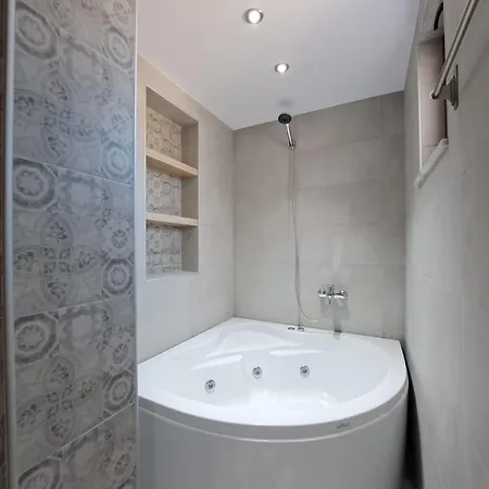 بيت للعطل In Masari *